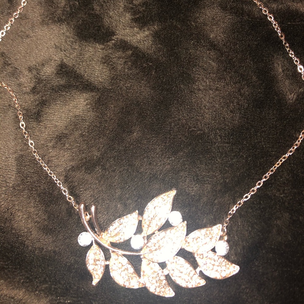 Necklace - Picture 2 of 4
